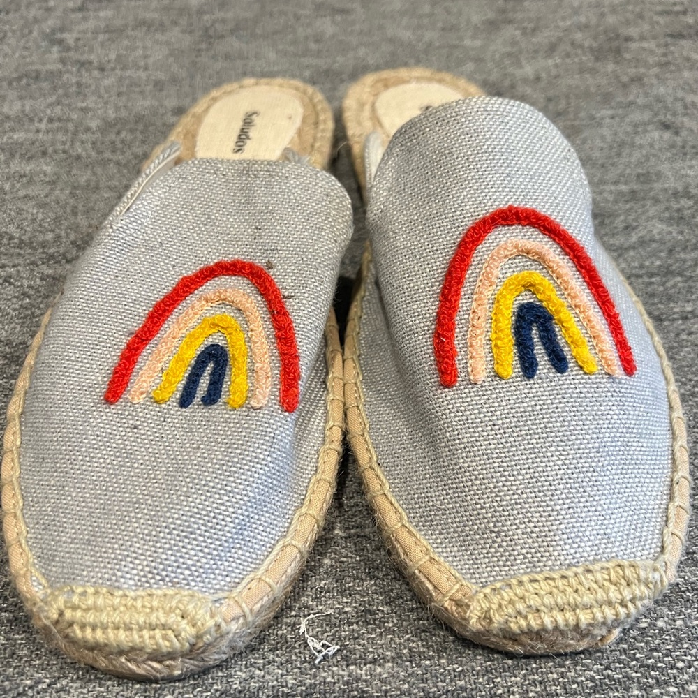 Rainbow Soludo slides